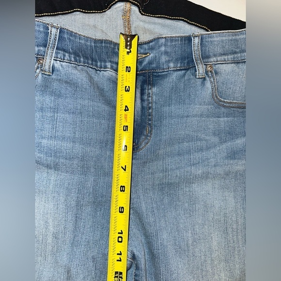 Torrid Ankle length jeans. Size 20 - Picture 8 of 8